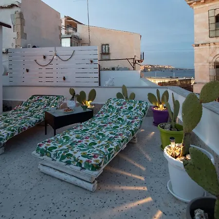 Ortigia Terrace Sea View Appart hôtel *