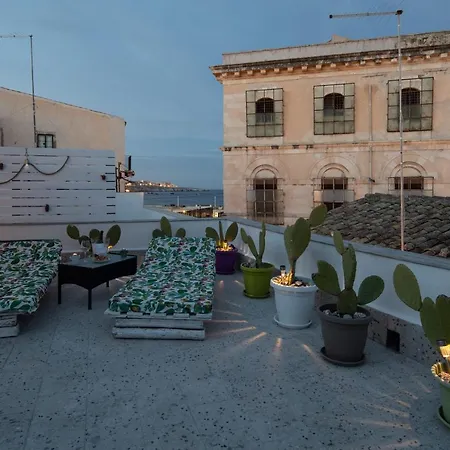 Ortigia Terrace Sea View Aparthotel
